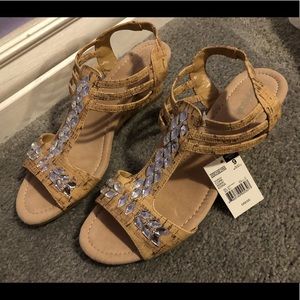 Jacyln Smith Edina Wedge Sandal | size 9 | new with tags